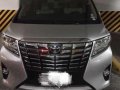 Toyota alphard-0