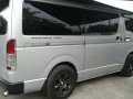 Toyota hiace commuter 2011 model-1