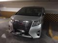 Toyota alphard-1