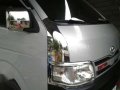 Toyota hiace commuter 2011 model-4