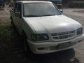 Isuzu fuego-0