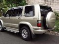 Isuzu Trooper LS Skyroof AT-3