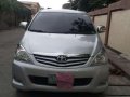 Well-maintained Toyota Innova E 2009 MT for sale-0