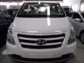 2017 Hyundai Grand Starex 2.5 CRDi Swivel Seats AT 78K DP ONLY-3