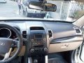 2011 model kia sorento EX CRDI engine top of the line-6