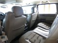 Good as new 2005 Hummer H2-8