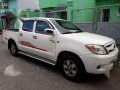 Toyota hilux 4x2 urgently sale-0
