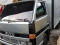 Isuzu Elf Close van 14ft. 6W PS diesel 4BE1 1999model-1