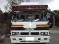 Isuzu elf 4BG1 16 ft-5