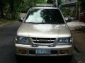 Isuzu crosswind xuvi automatic 2003 adventure starex innova crv-8