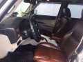 Jeep Commander limited edition brown leather seats-4