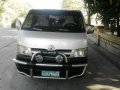 Toyota hiace commuter d4d-1