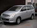 2011 Toyota Innova j -1