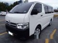Toyota Hiace Commuter MT Diesel-2