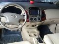 Very Fresh Toyota Innova G 2005 Diesel AT for sale-1
