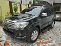 Toyota Fortuner v 4x4 top of the line-1