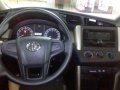 2017 Toyota Innova J 2.0 Gas MT for sale-5
