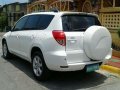 2006 Toyota RAV4 Automatic well maintained-6