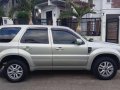 Very Fresh 2011 Ford Escape Automatic for sale-1