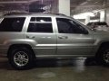 Jeep Grand Cherokee Laredo edition at low mileage-8