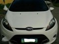 Ford Fiesta 2012 White AT for sale-3