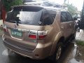 2009 Toyota Fortuner G 4x2 FOR SALE-4