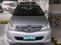 Toyota Innova 2010 E Look All Power MT Diesel Rush-5