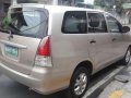 2011 Toyota innova E auto-2