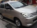 2011 Toyota innova E auto-0