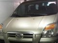 Hyundai Starex CRDI 2005 Beige AT Diesel -2