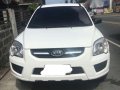 Kia Sportage 2009 White AT For Sale-0