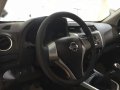 New NISSAN NP300 NAVARA 4X2 6-MT Calibre-9