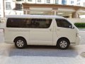 2009 Toyota Hiace Super Grandia AT White -1