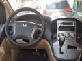 2010 Hyundai Grand Starex Gold-9