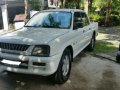 1999 Mitsubishi L200 Endeavor pickup 4x2-1