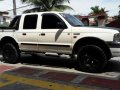 Ford Ranger 4x4 White 2000 MT-2