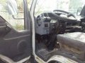 isuzu elf 16ft close van-8