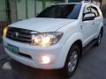 2011 Toyota Fortuner G 4x2 Diesel Automatic-2