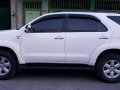 2011 Toyota Fortuner G 4x2 Diesel Automatic-3