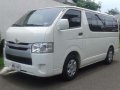 Toyota HiAce Commuter Van 2014-0