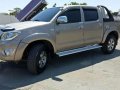 toyota hilux manual diesel 2010model 1st owner-3