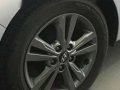2017 Hyundai Elantra GL 1.6 AT and MT Vs Civic altis 38k all in-7