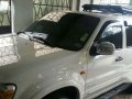 Ford Escape 2006 White AT For Sale-2