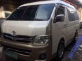 2012 Toyota Hiace Grandia Gl White -0