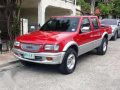 2001 Isuzu Fuego Pick-up 4x4 Red -0