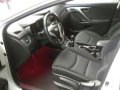 2011 Hyundai Elantra White MT -9