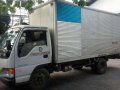 isuzu elf giga 16ft close van-11