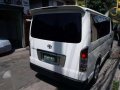 Toyota Hiace Commuter 2013 MT White -2