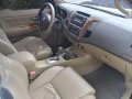 toyota fortuner v 2011 4x2 automatic-6