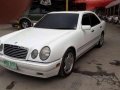 1998 Mercedes Benz E320 White AT -0